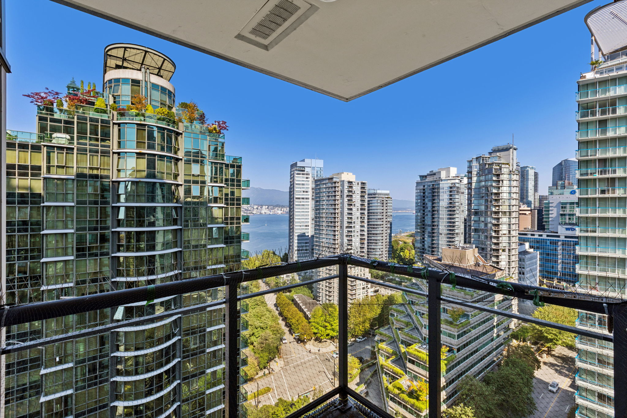 Kelly Hughes - Vancouver Real Estate Agent - Oakwyn Realty